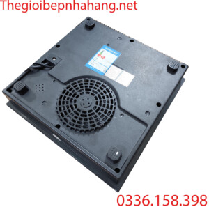 Mặt đáy của bếp từ vuông SP300