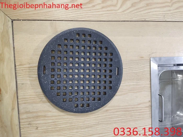 Vỉ nướng gang dạng lưới, vỉ nướng gang caro, vỉ nướng gang chống dính, cung cấp vỉ nướng gang dạng lưới, vỉ nướng gang dạng lưới giá rẻ, giá bán vỉ nướng gang dạng lưới, địa chỉ bán vỉ nướng gang dạng lưới, Vỉ nướng gang dạng lưới tại Hà Nội, Vỉ nướng gang dạng lưới tại Nam Định, Vỉ nướng gang dạng lưới tại Thái Bình, Vỉ nướng gang dạng lưới tại Hà Nam, Vỉ nướng gang dạng lưới tại Thanh Hóa, Vỉ nướng gang dạng lưới tại Hải Phòng, Vỉ nướng gang dạng lưới tại Hòa Bình, Vỉ nướng gang dạng lưới tại Kiên Giang, Vỉ nướng gang dạng lưới tại Đồng Tháp, Vỉ nướng gang dạng lưới tại Quảng Trị, Vỉ nướng gang dạng lưới tại Yên Bái, Vỉ nướng gang dạng lưới tại Hồ Chí Minh, Vỉ nướng gang dạng lưới tại Huế, Vỉ nướng gang dạng lưới tại Đà Nẵng, Vỉ nướng gang dạng lưới tại Sapa, Vỉ nướng gang dạng lưới tại Cà Mau, Vỉ nướng gang dạng lưới tại Đồng Nai, Vỉ nướng gang dạng lưới tại Khánh Hòa, Vỉ nướng gang dạng lưới tại Lạng Sơn Mặt sau vỉ gang chống dính dạng lưới