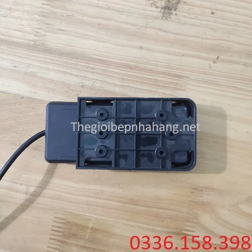 Mặt sau của khiển bếp từ Mặt sau của khiển bếp từ