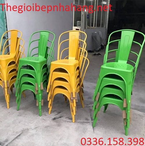Ghế đơn có tựa lưng bằng sắt
