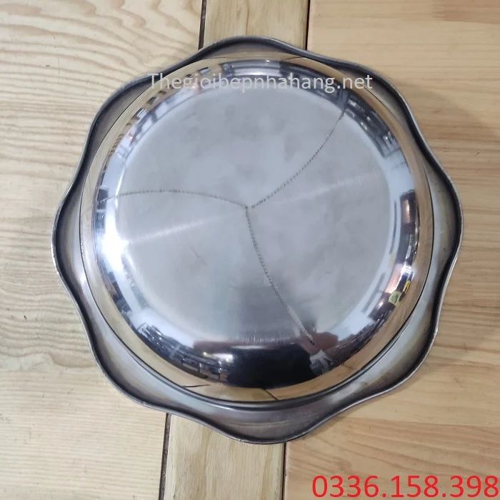 Mặt đáy của nồi inox 3 ngăn