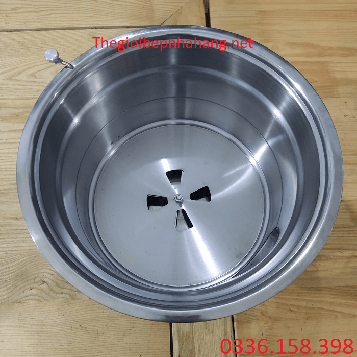 Phần vỏ của bếp nướng hút âm