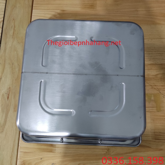 Mặt đáy của nồi lẩu vuông 2 ngăn