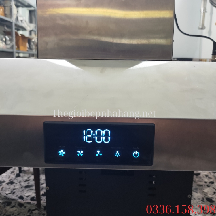 Bảng điều khiển của tum hút khói gia đình