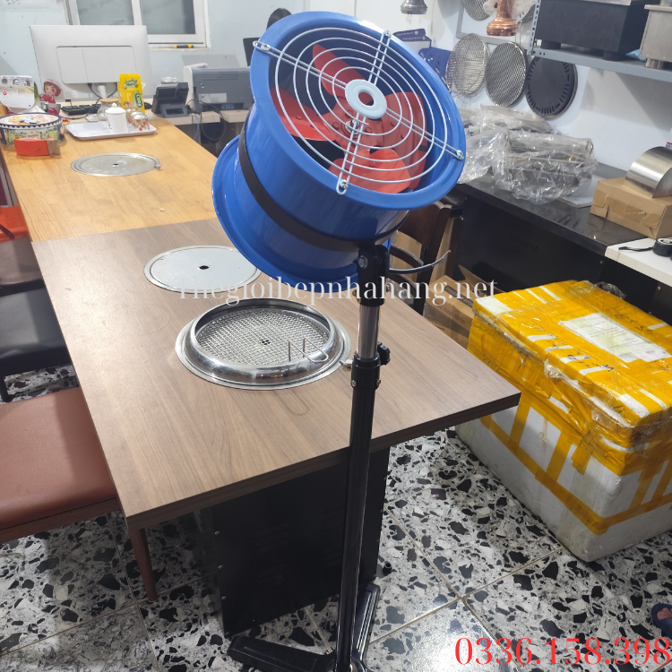 Quạt hút khói có kệ đỡ dành cho nhà hàng