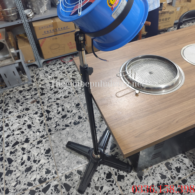 Phần chân đỡ của quạt hút khói